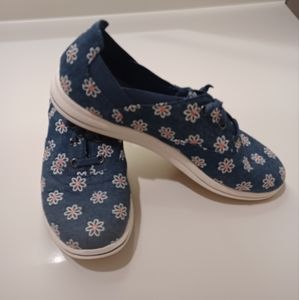 New Clarks Cloud Steppers